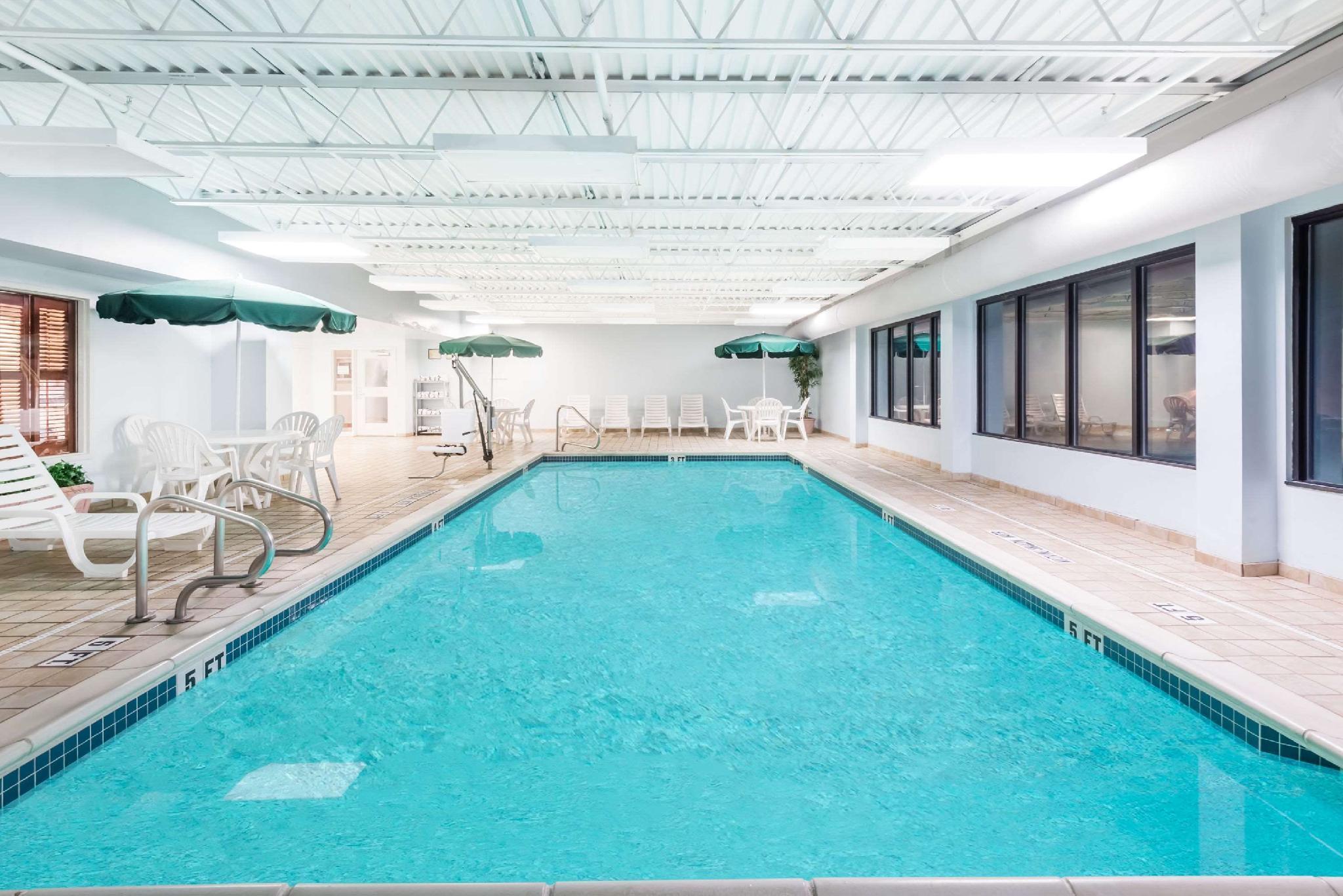 Wingate By Wyndham Erie Hotel Buitenkant foto